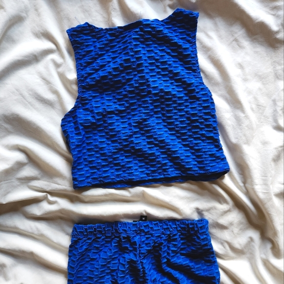 Discreet Brand Two-Piece Blue Tanktop and Leggings Set ( Medium ) - Picture 6 of 9